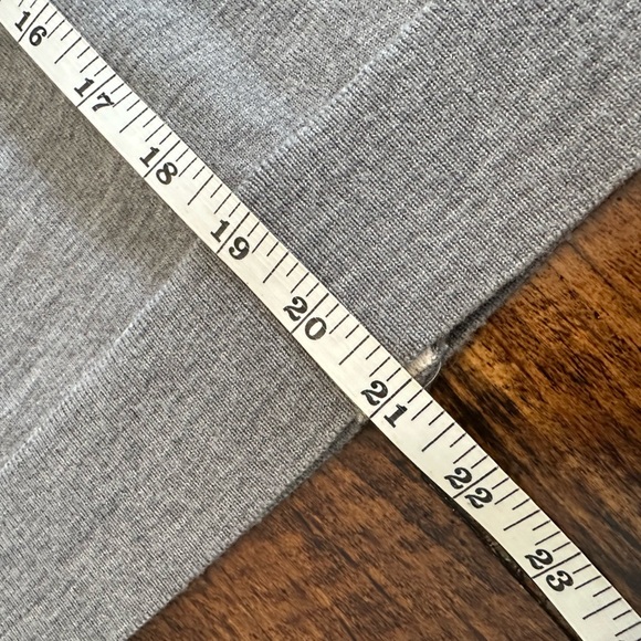Banana Republic | Gray Merino Wool Blend Crewneck Button Up Cardigan, Size LP - Picture 6 of 7